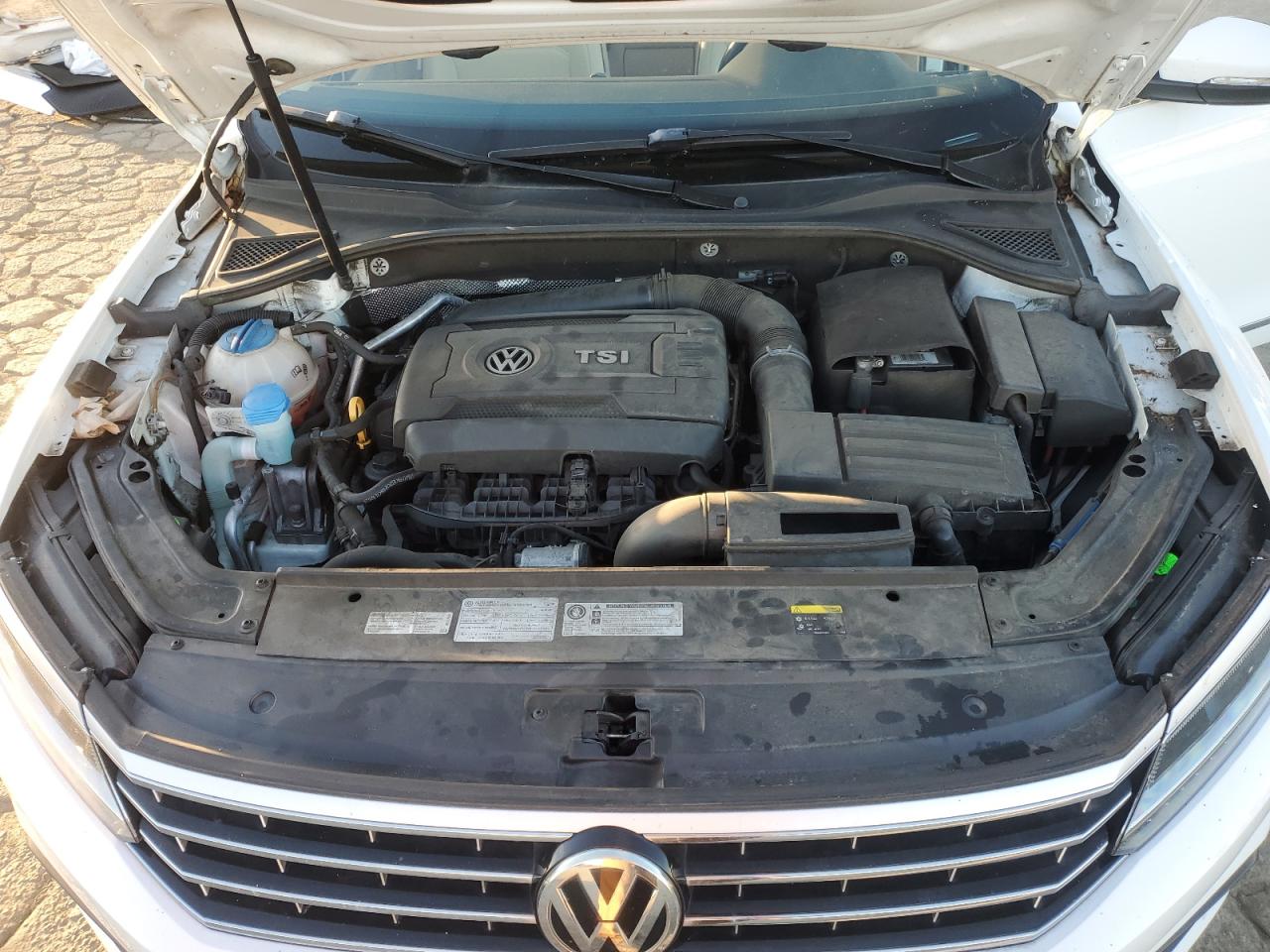 VIN 1VWBT7A30GC044328 2016 VOLKSWAGEN PASSAT no.11