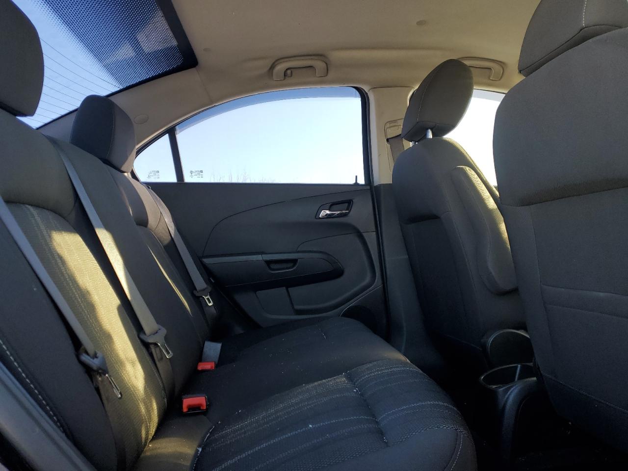 2016 Chevrolet Sonic - Image 10