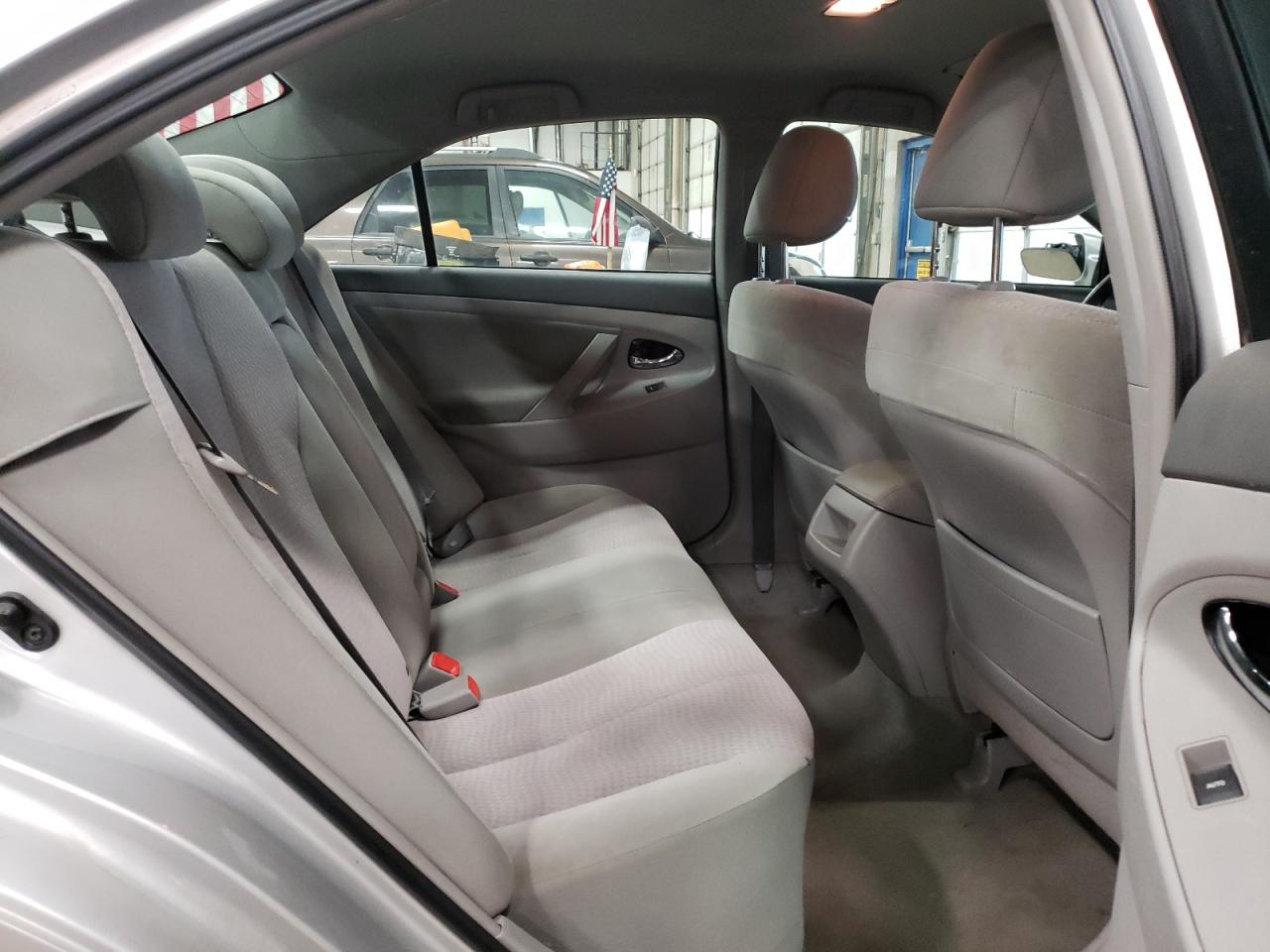 2011 Toyota Camry - Image 10