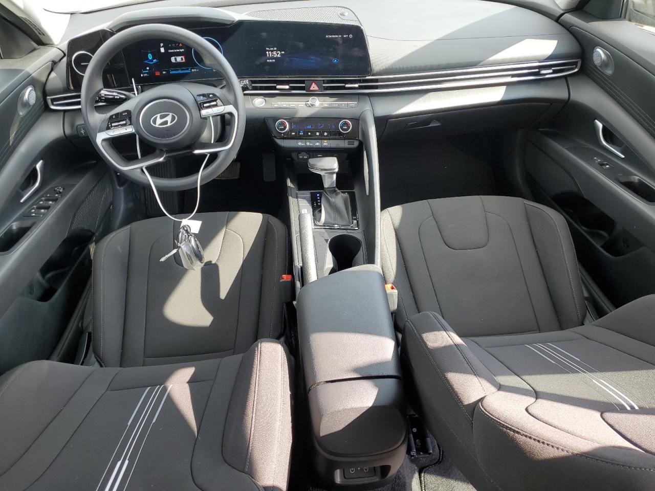 2024 Hyundai Elantra - Image 8