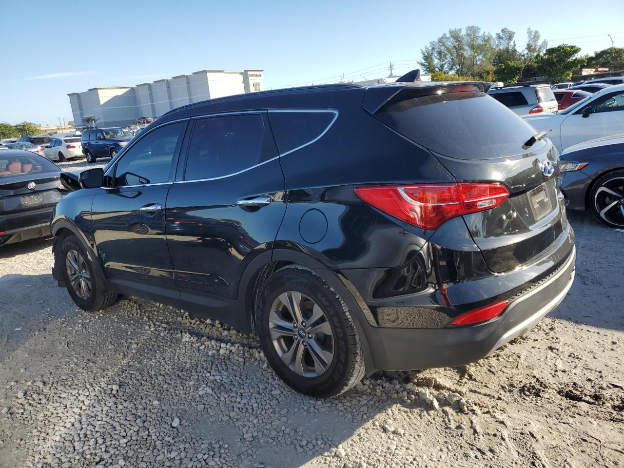 2016 Hyundai Santa Fe - Image 2