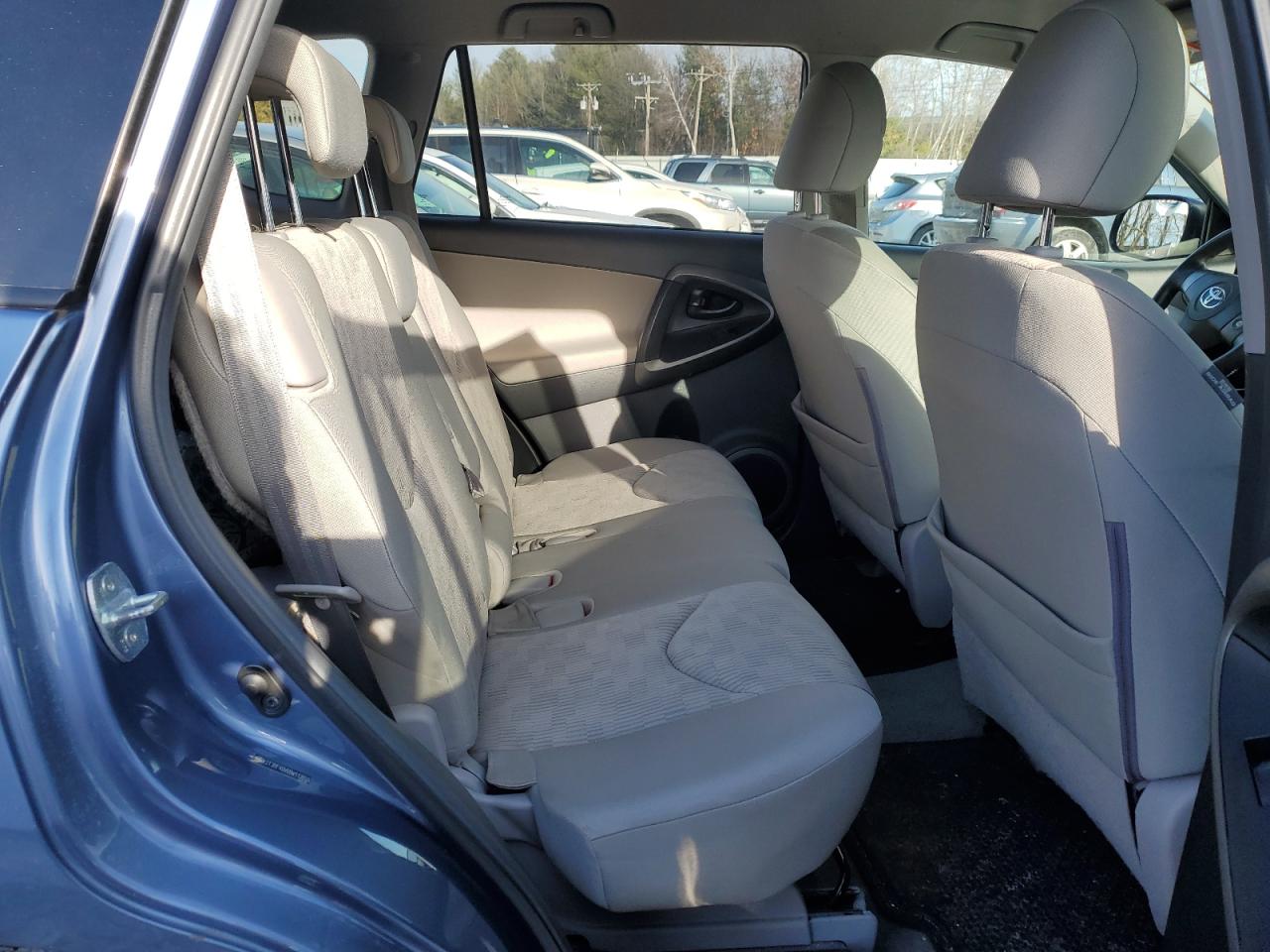 2011 Toyota RAV 4 - Image 11