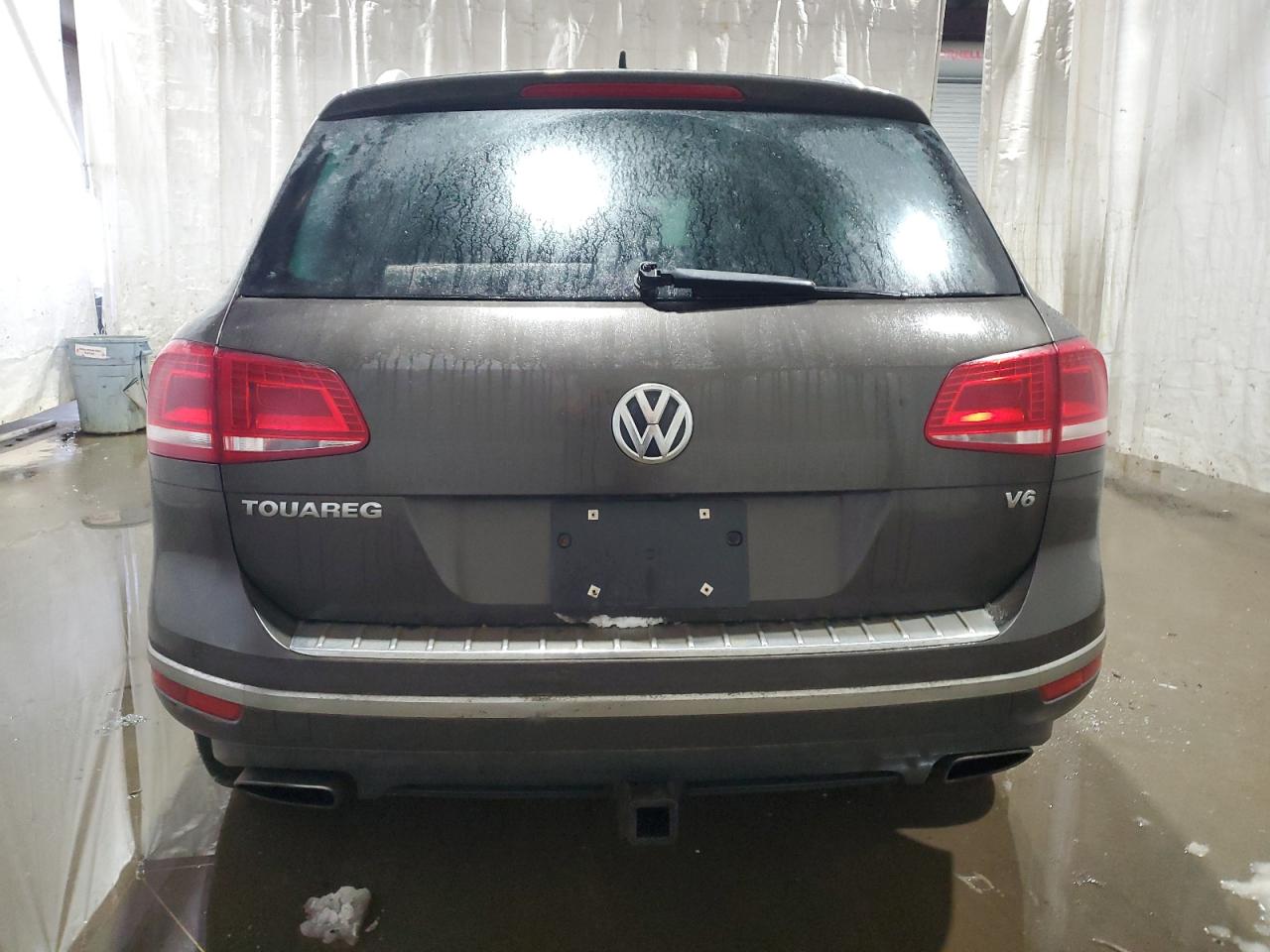 2016 Volkswagen Touareg - Image 6