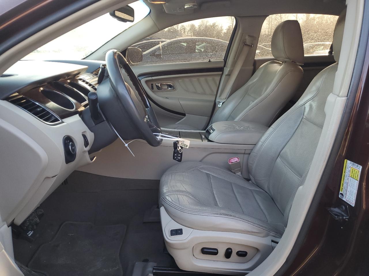 2010 Ford Taurus - Image 7