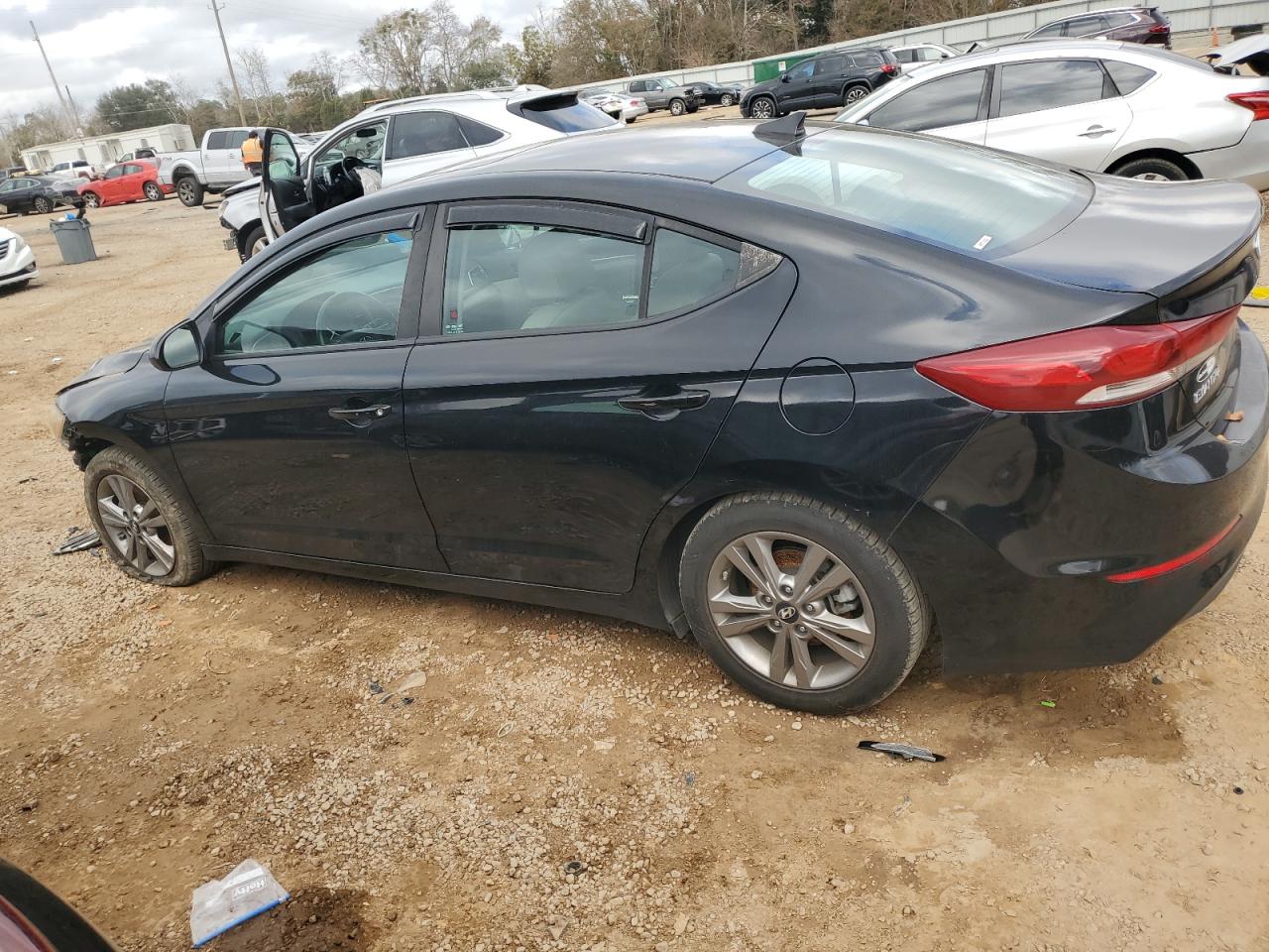 2018 Hyundai Elantra - Image 2