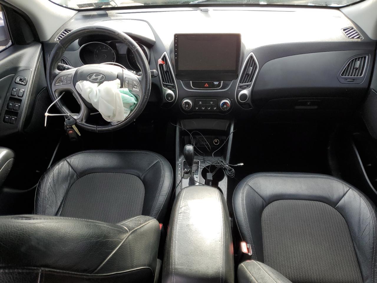 2010 Hyundai Tucson - Image 8
