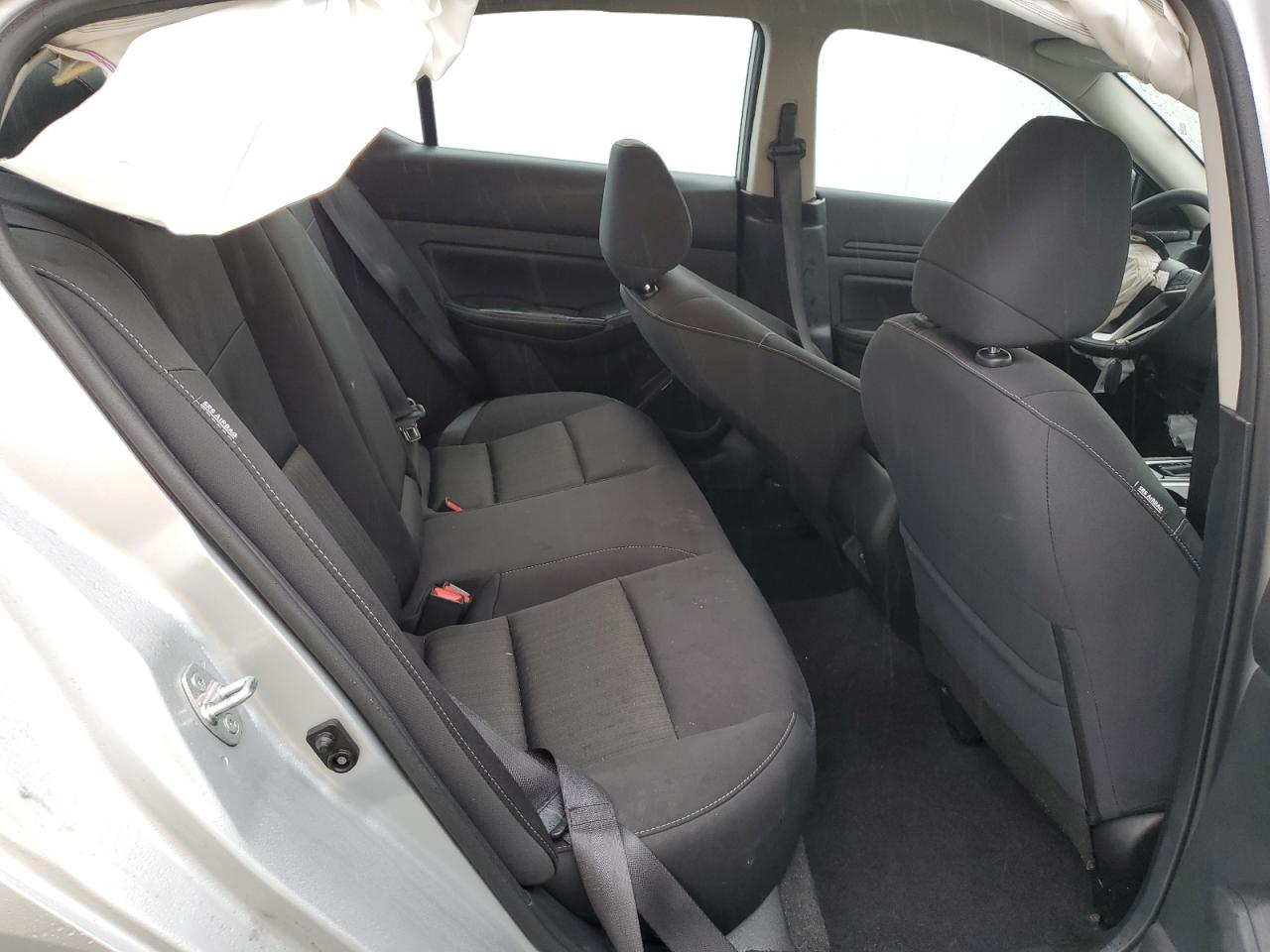 2024 Nissan Altima - Image 10