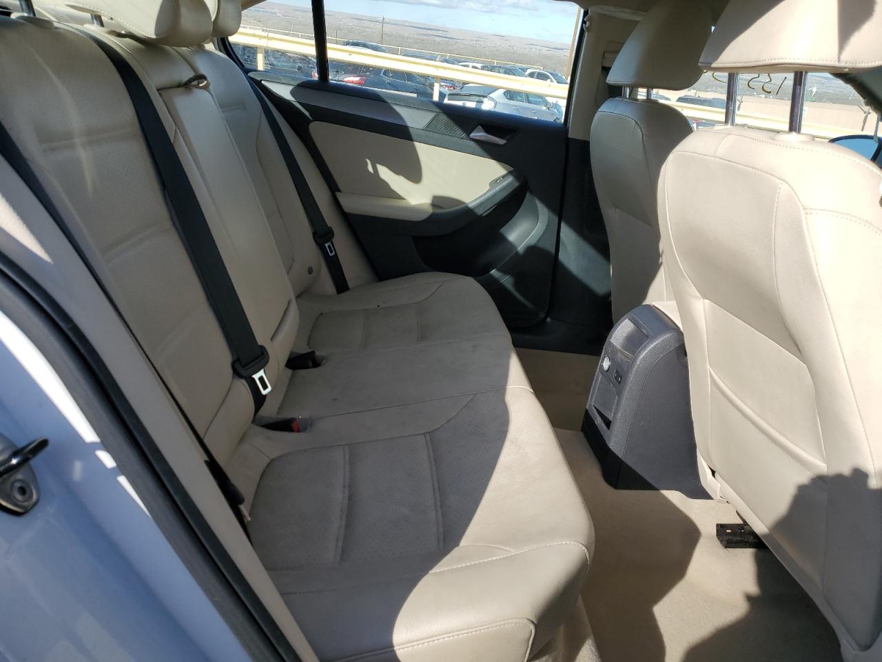 2014 Volkswagen Jetta - Image 10