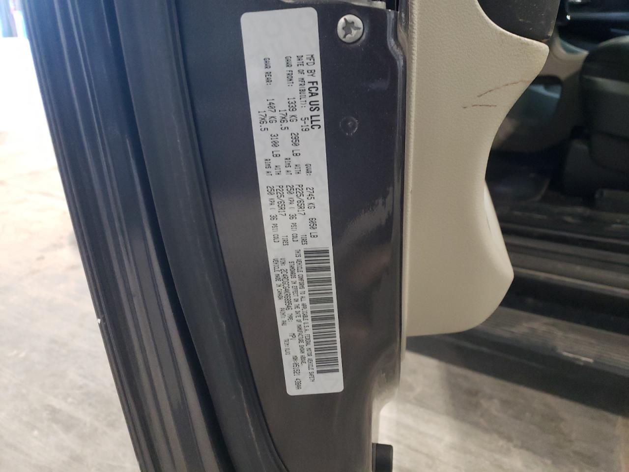 2019 Dodge Caravan - Image 13