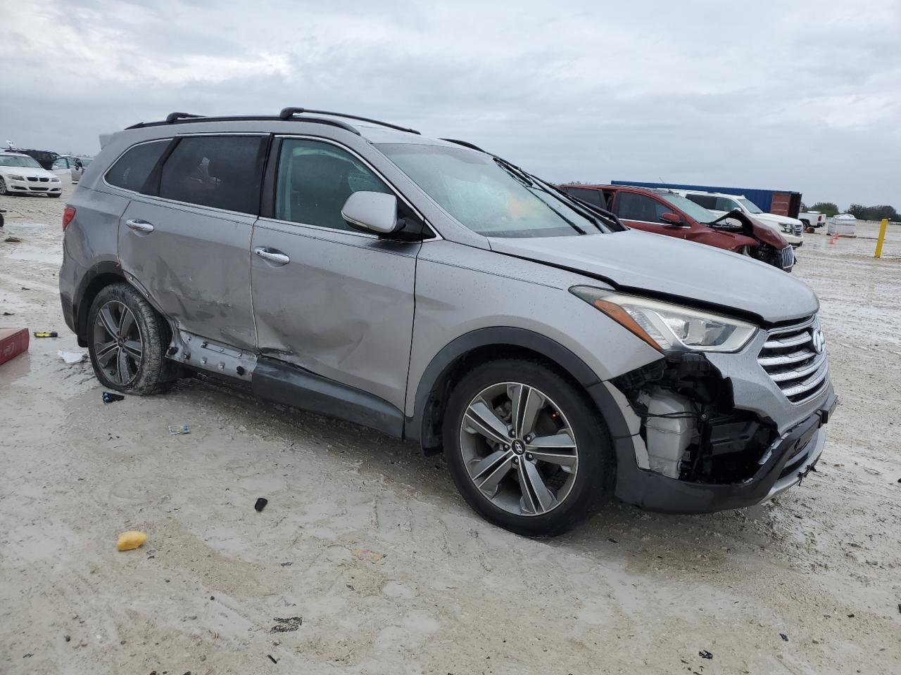 2016 Hyundai Santa Fe - Image 4