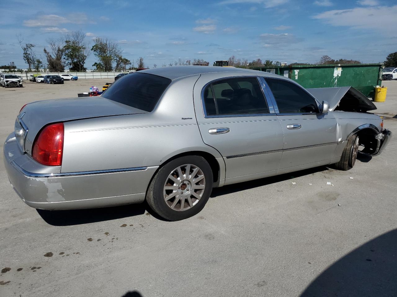 2007 Lincoln Town Car - Image 3