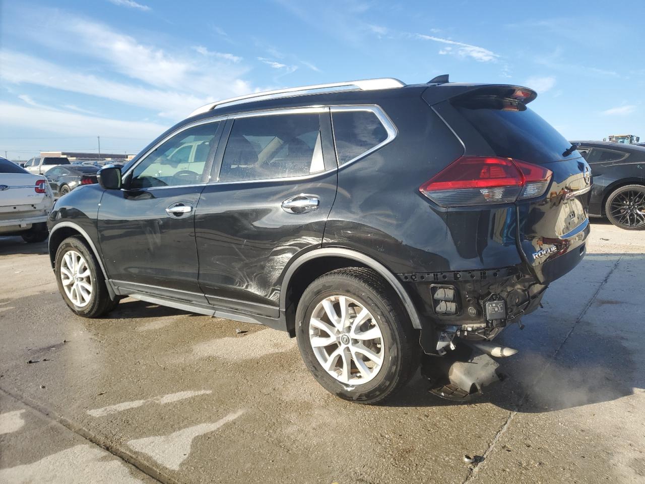 2019 Nissan Rogue - Image 2