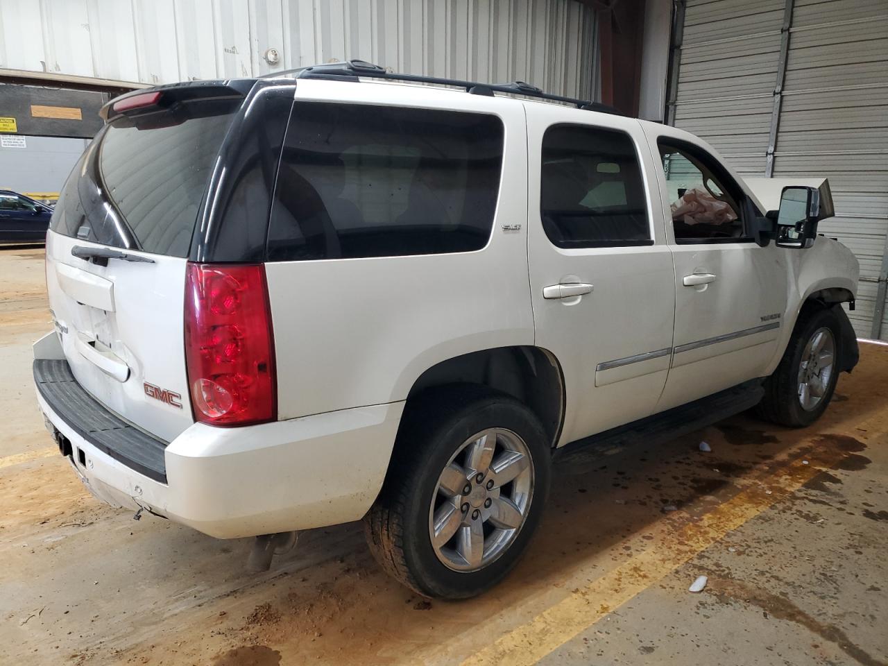 2011 GMC Yukon - Image 3