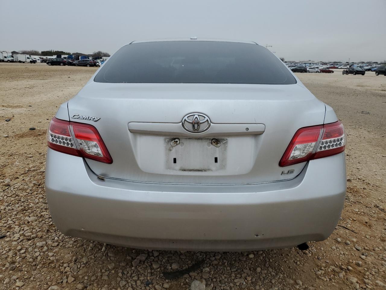 2011 Toyota Camry - Image 6