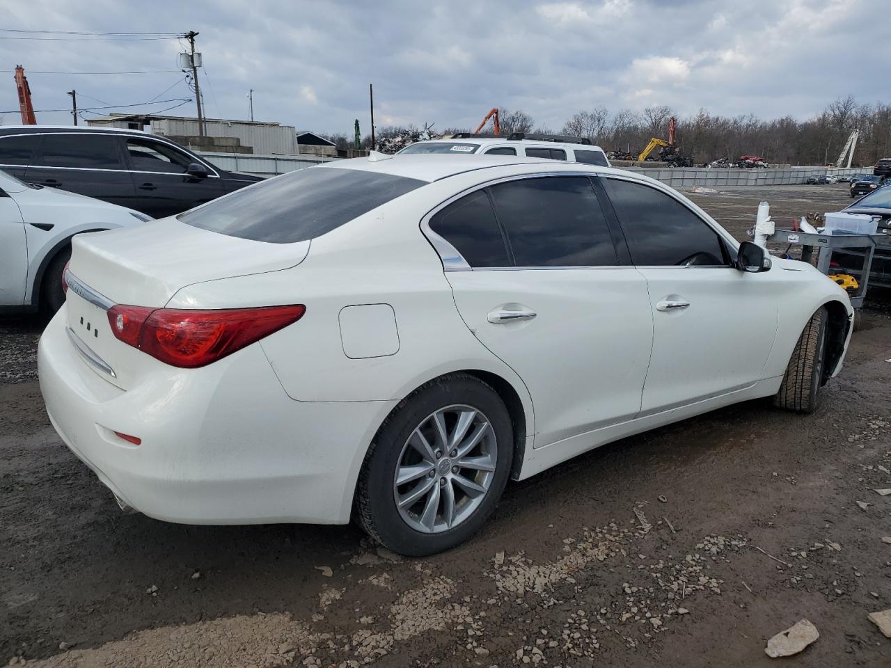 2015 Infiniti Q50 - Image 3