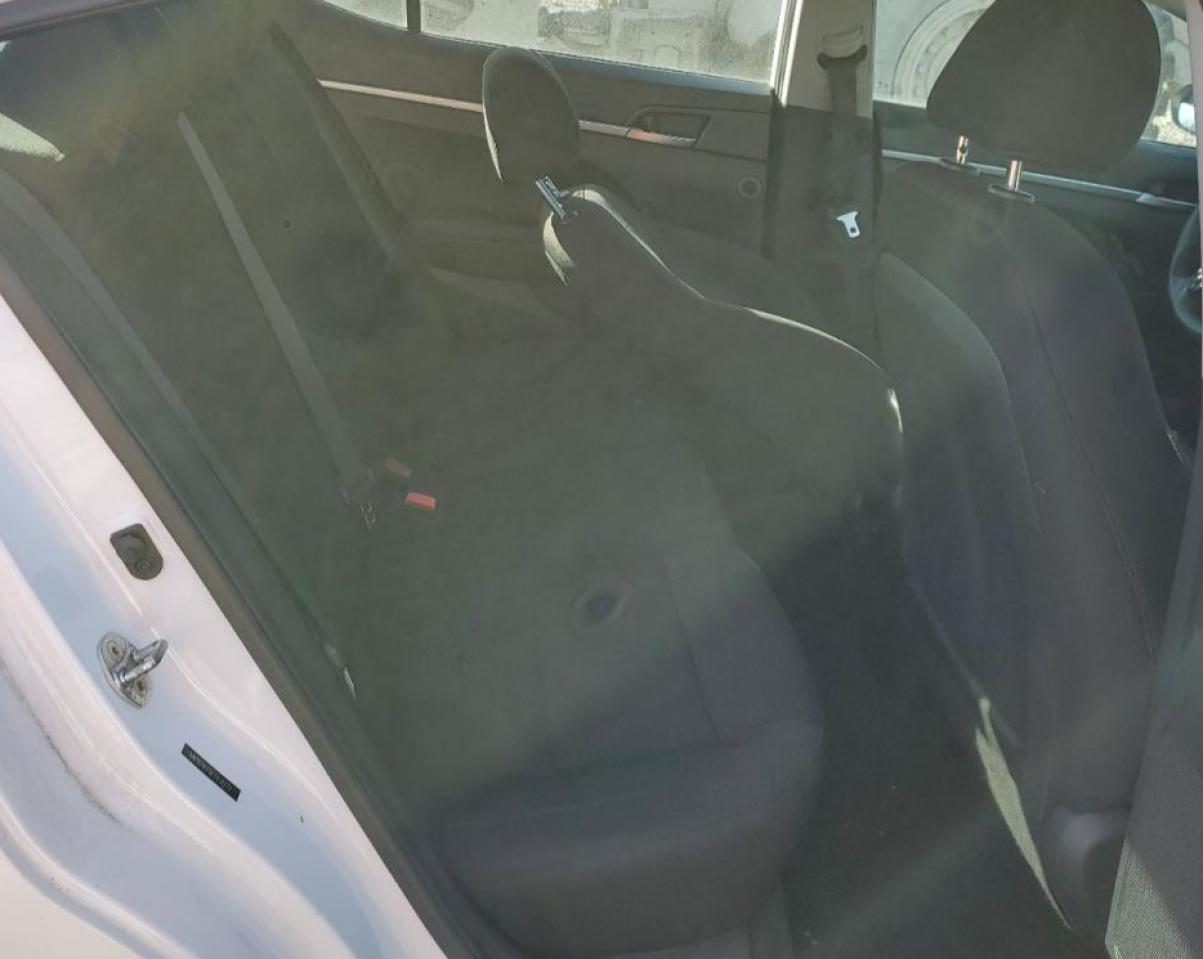 2019 Hyundai Elantra - Image 11