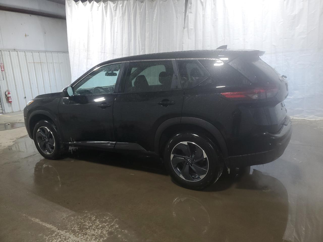 2024 Nissan Rogue - Image 2