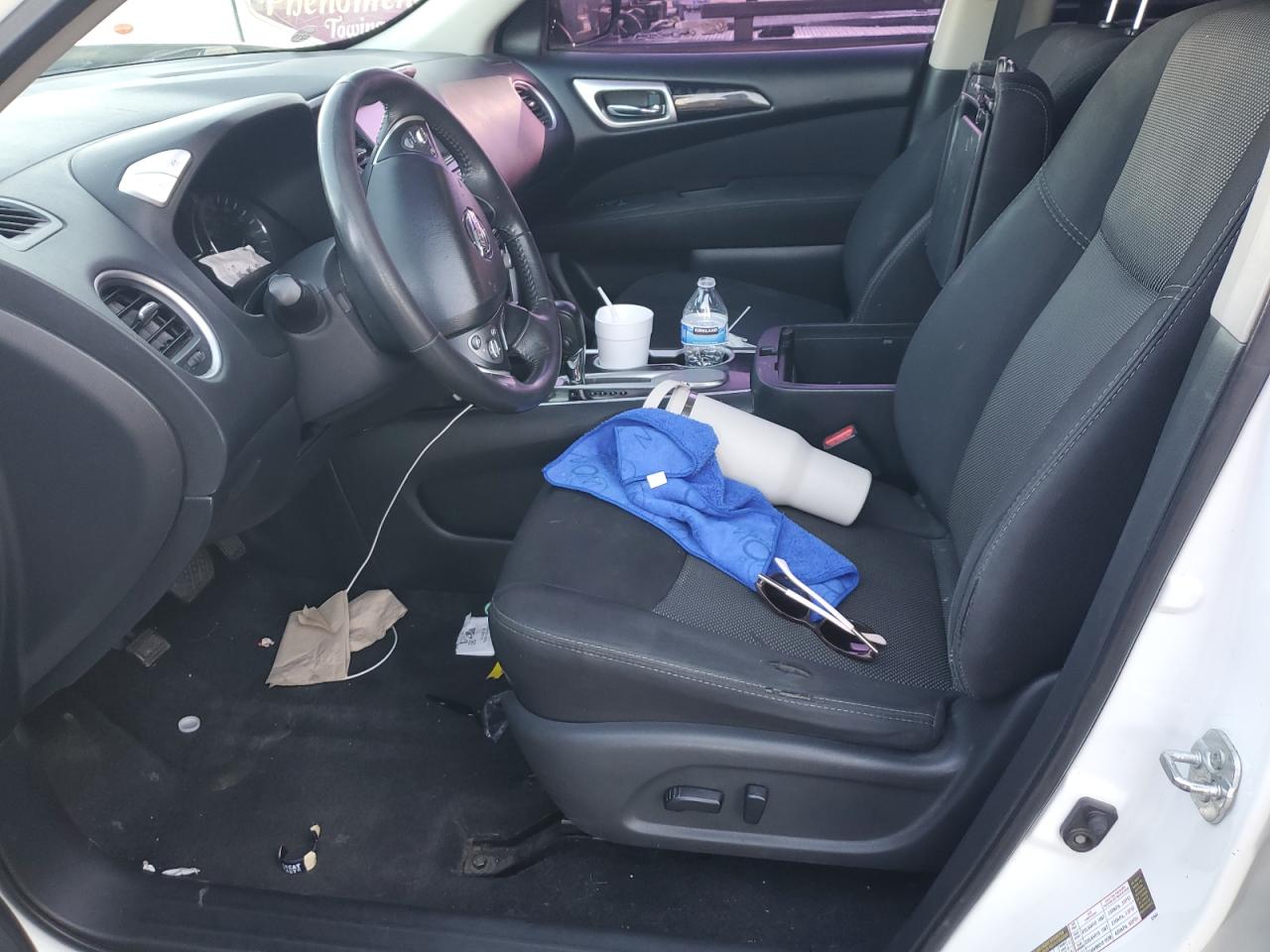 2017 Nissan Pathfinder VIN: 684998 Lot: 43471515