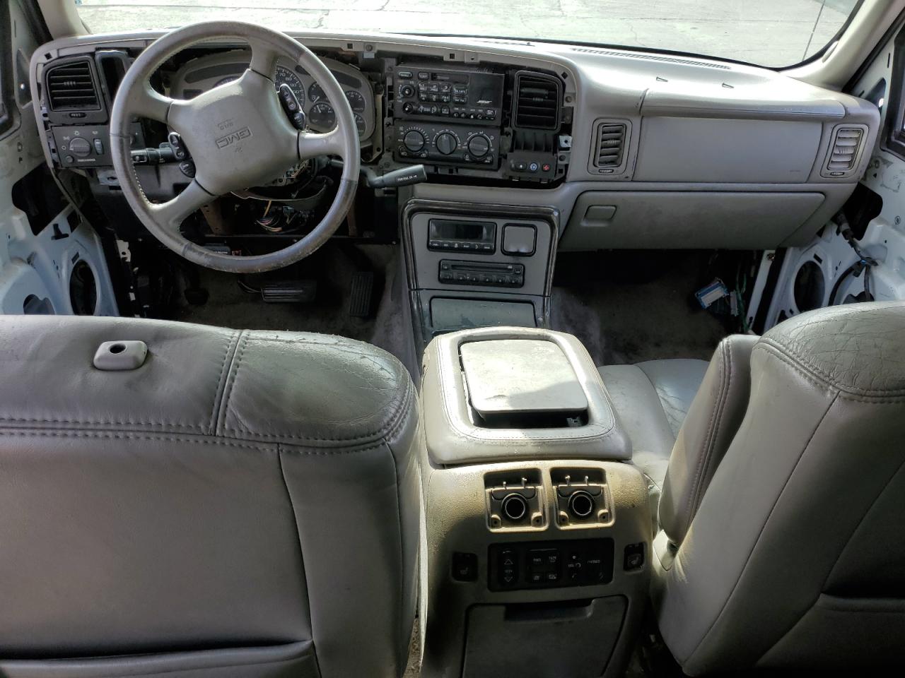 2002 GMC Yukon - Image 8