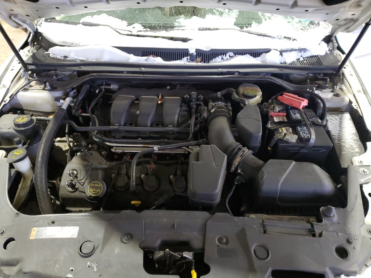 2015 Ford Taurus - Image 11