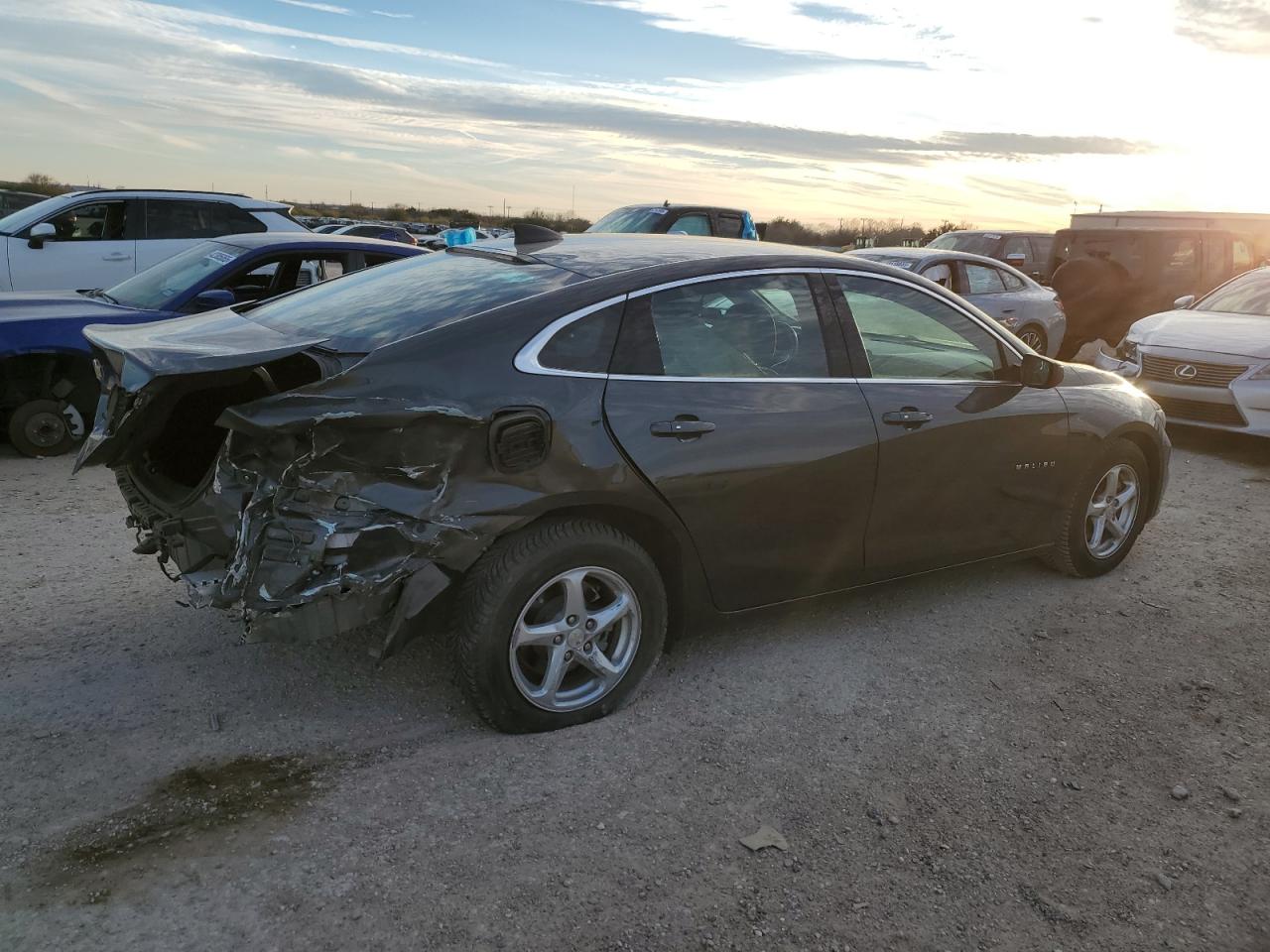2018 Chevrolet Malibu - Image 3