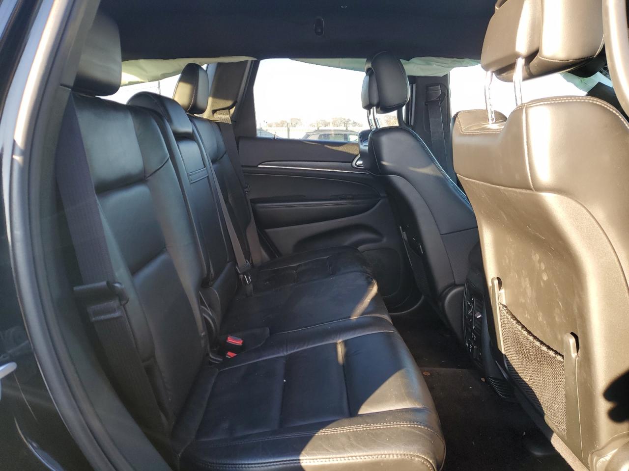 2018 Jeep Grand Cherokee - Image 11