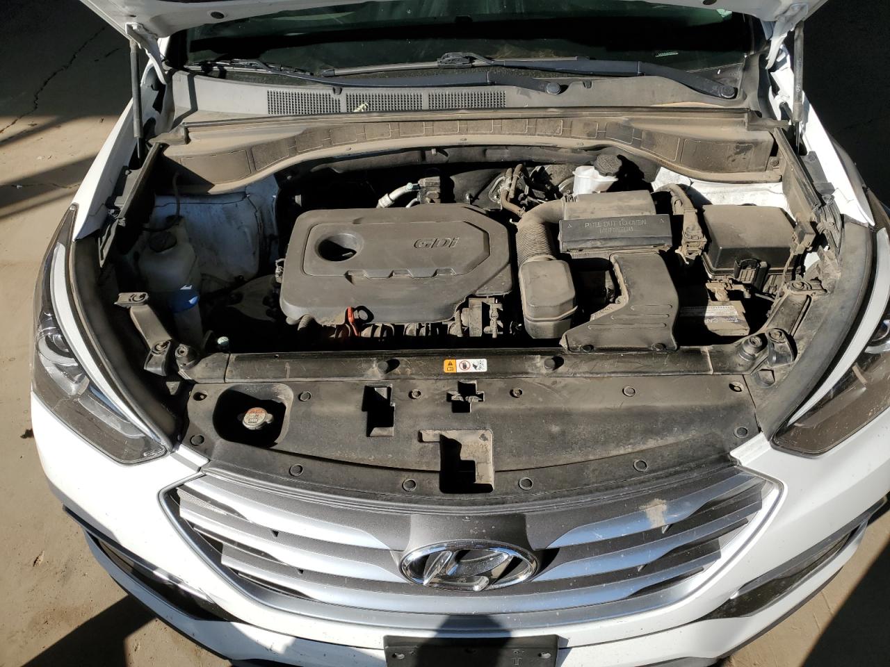 2018 Hyundai Santa Fe - Image 11