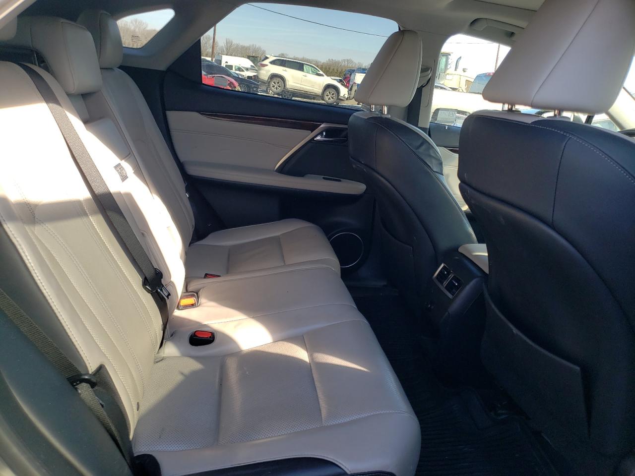 2017 Lexus RX - Image 10