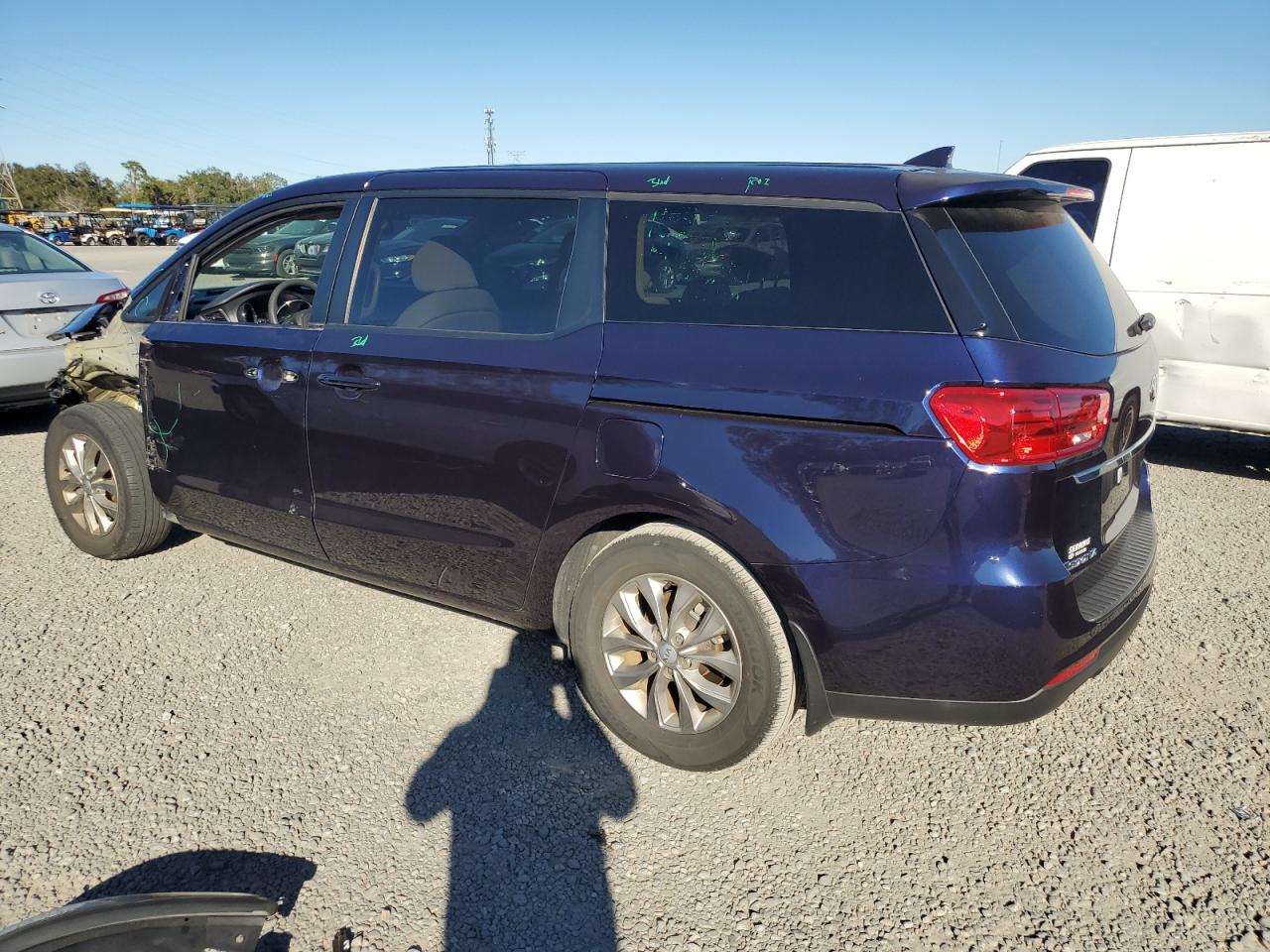 KNDMB5C11L6588487 2020 KIA SEDONA - Image 2