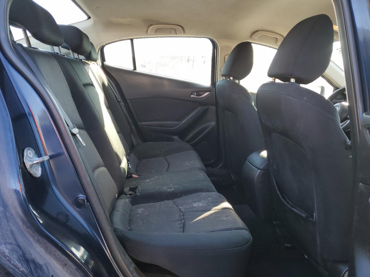 2016 Mazda 3 - Image 10