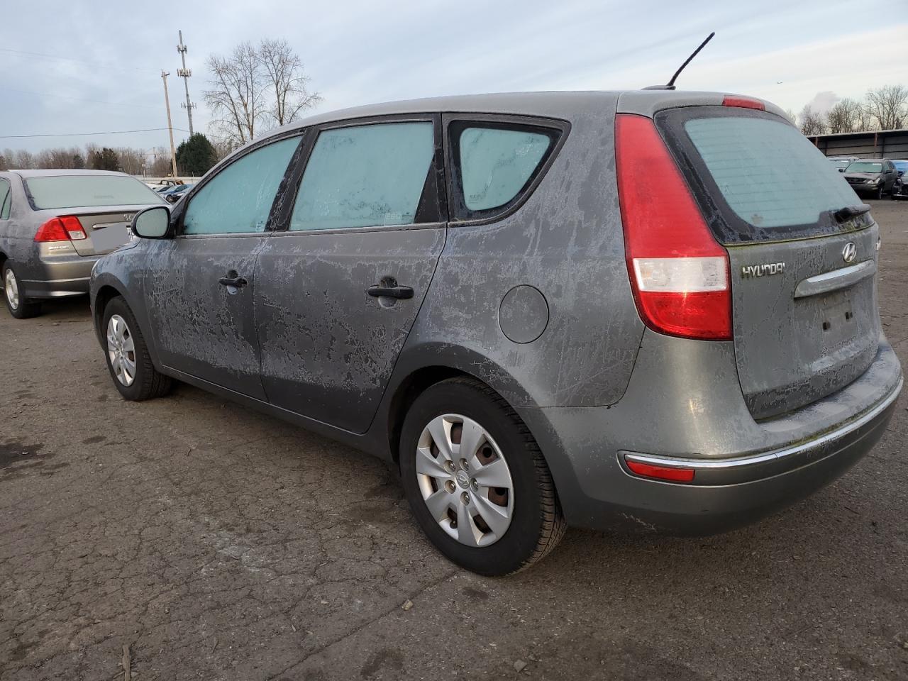 2010 Hyundai Elantra - Image 2