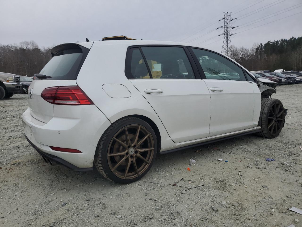 2019 Volkswagen Golf - Image 3