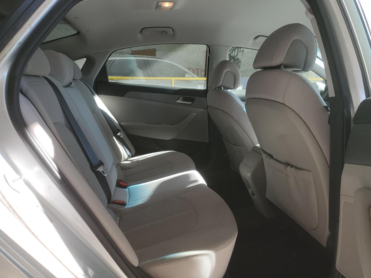 2015 Hyundai Sonata - Image 11