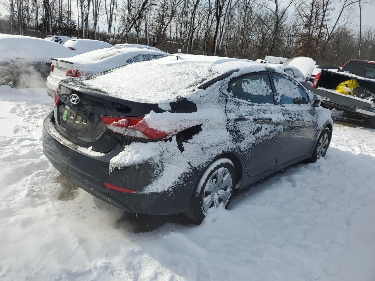 2016 Hyundai Elantra - Image 3