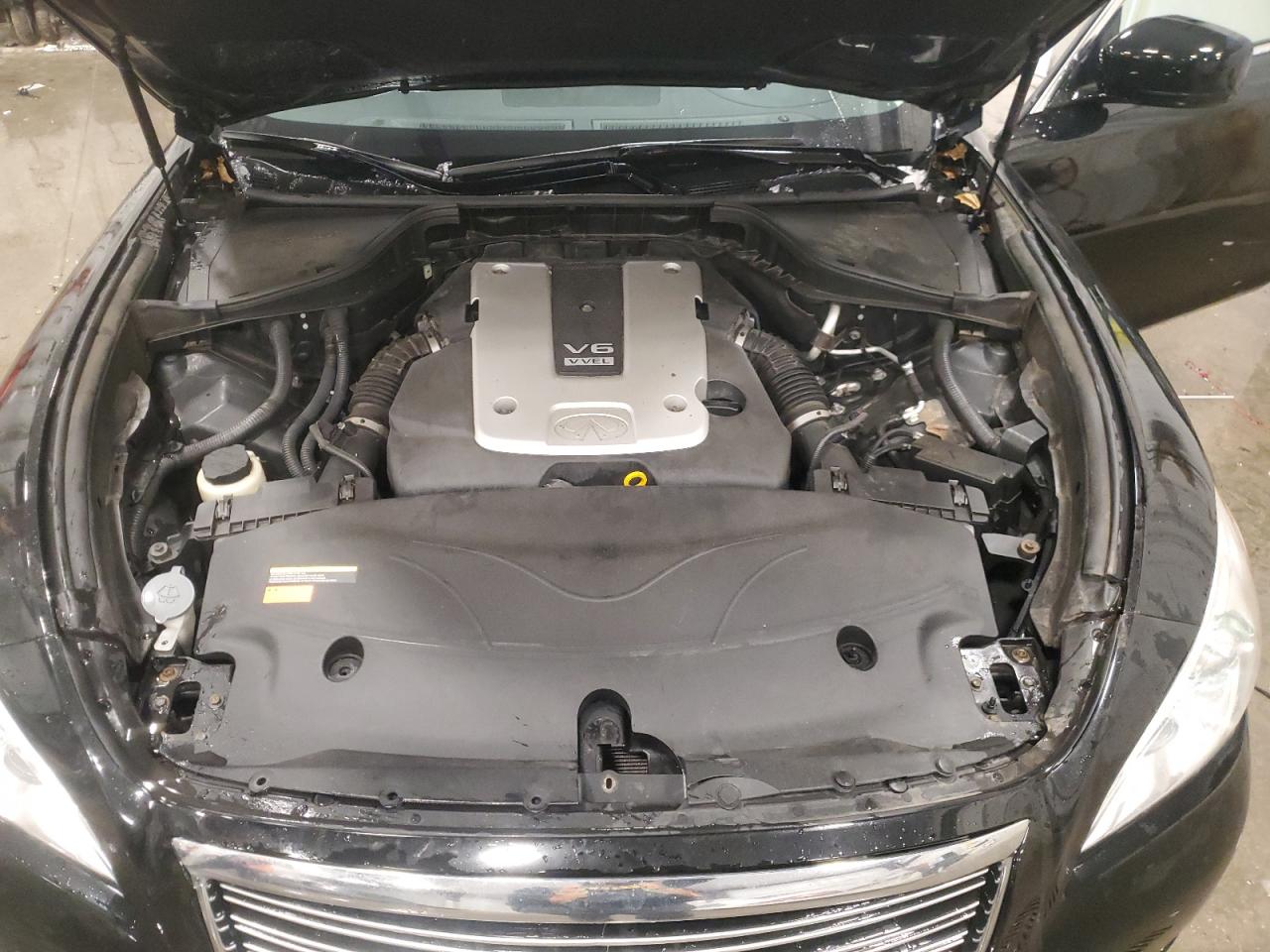 2013 Infiniti M - Image 11