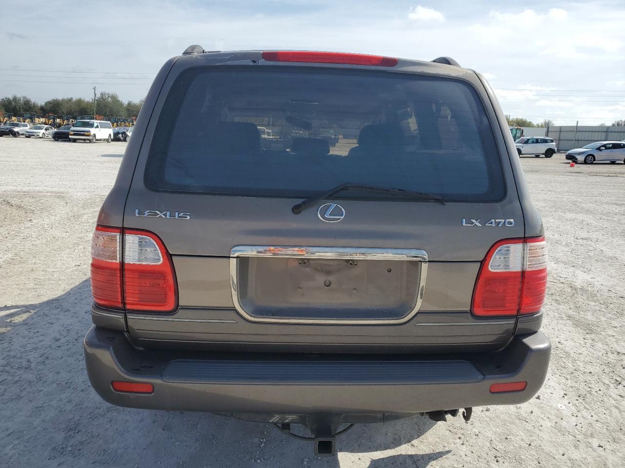 2000 Lexus LX - Image 6