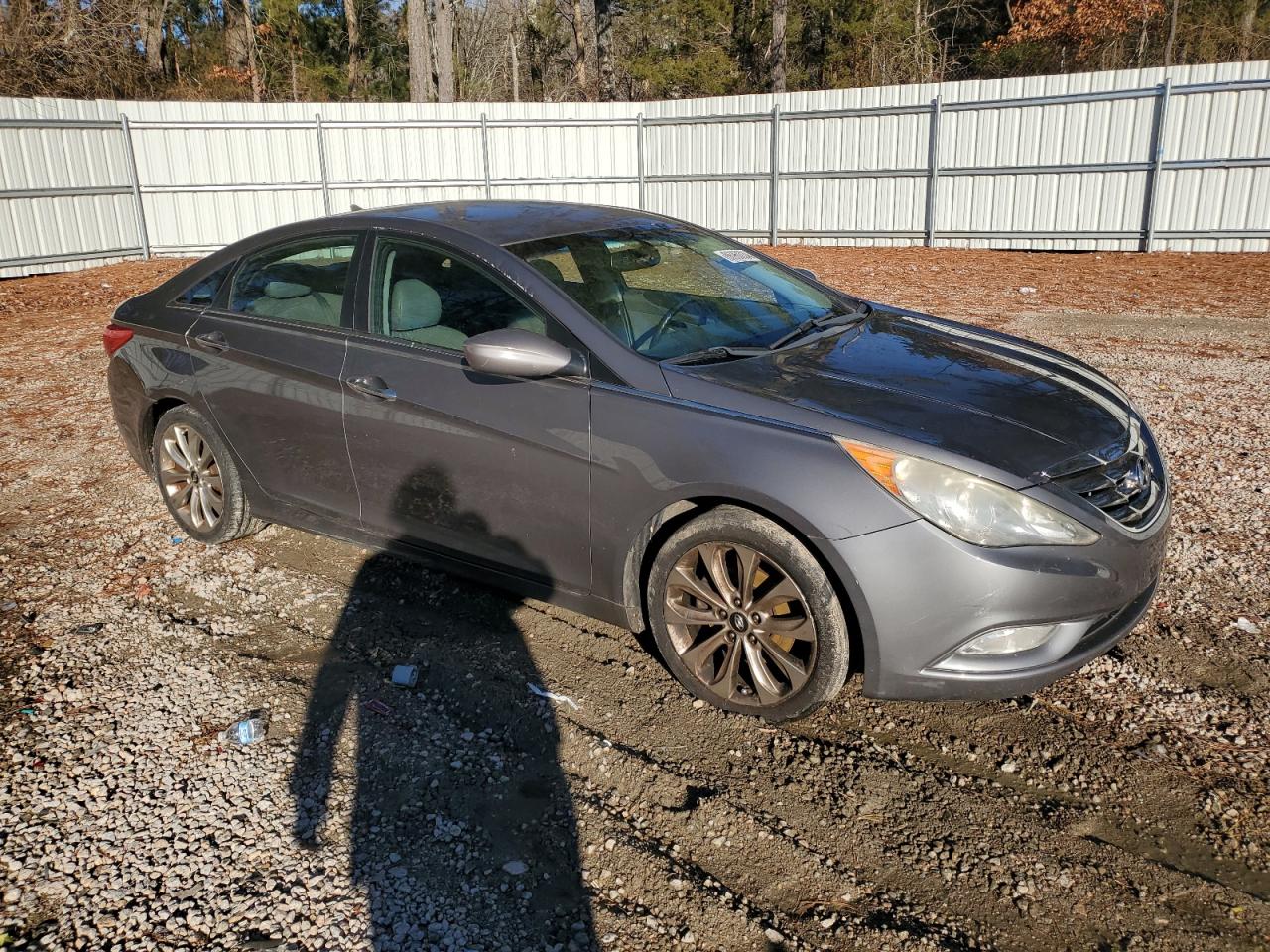2011 Hyundai Sonata - Image 4