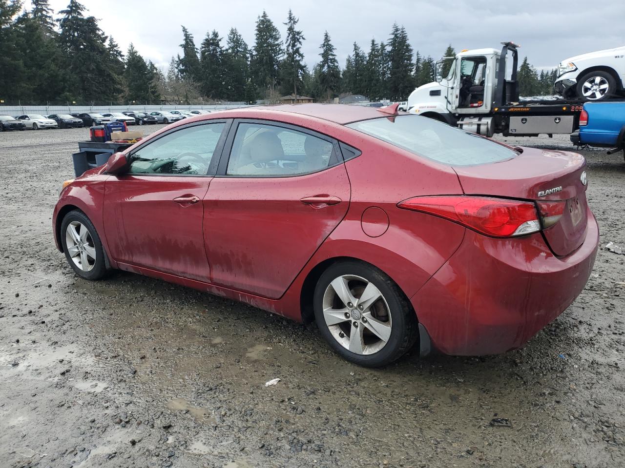 2013 Hyundai Elantra - Image 2