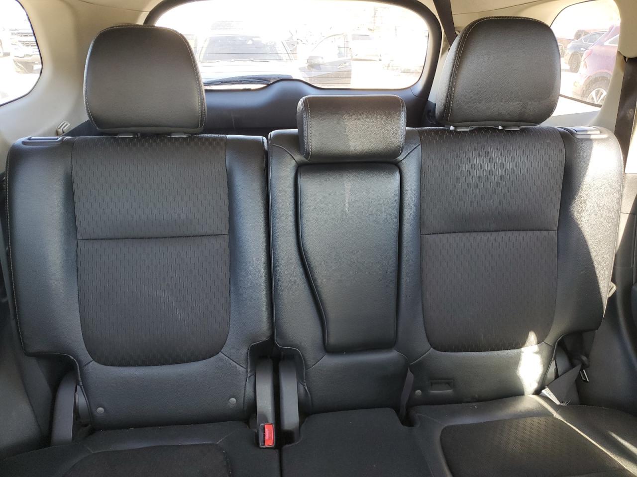 2015 Mitsubishi Outlander - Image 10