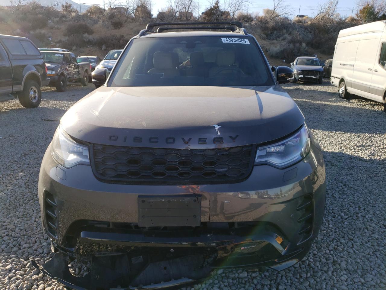 2023 Land Rover Discovery - Image 5