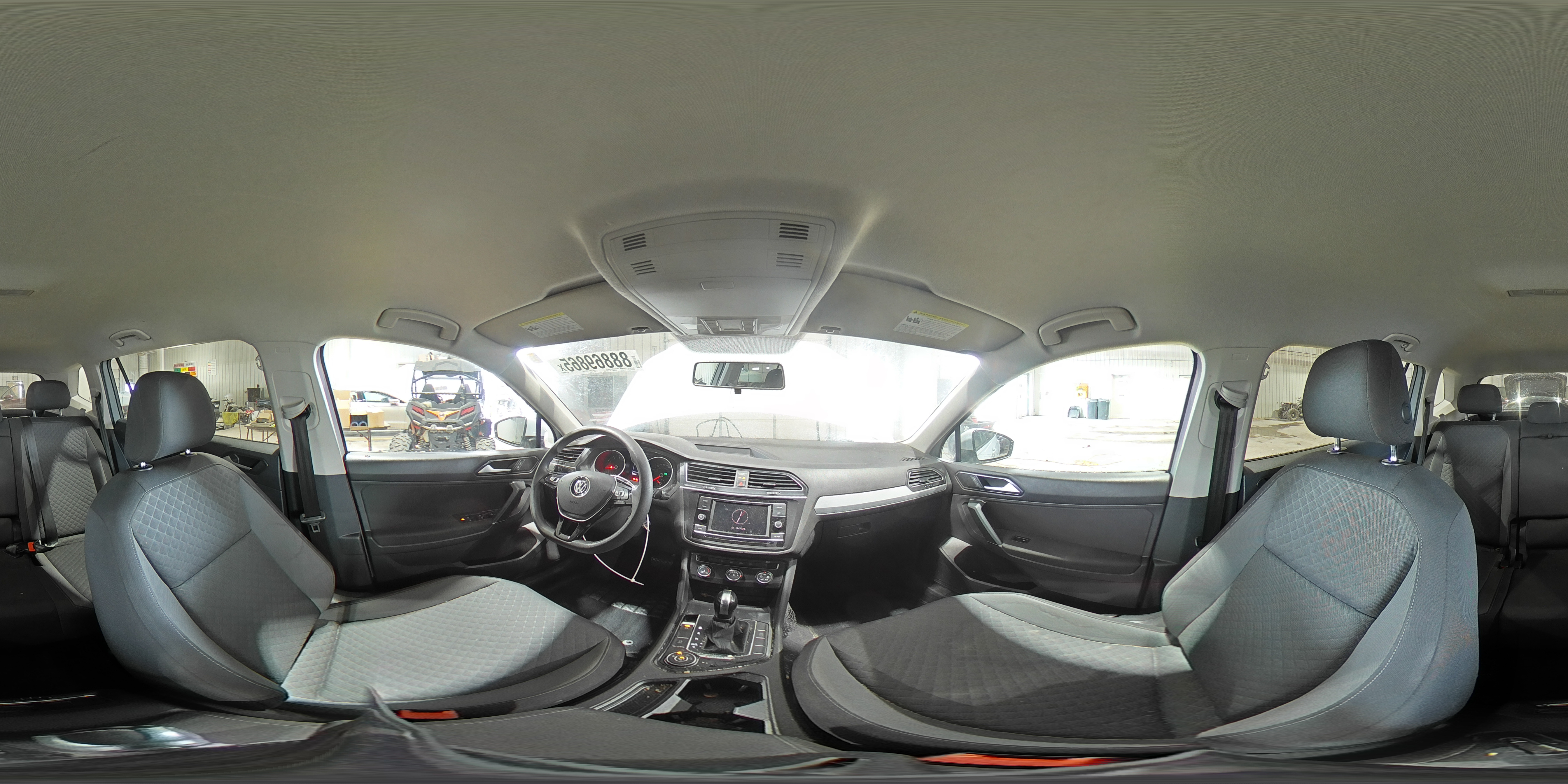 2018 Volkswagen Tiguan - Image 15