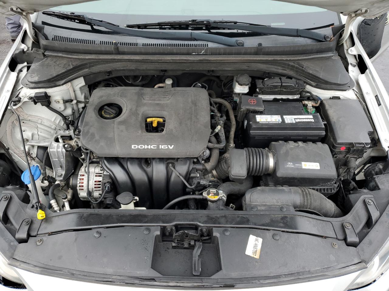 2017 Hyundai Elantra - Image 11
