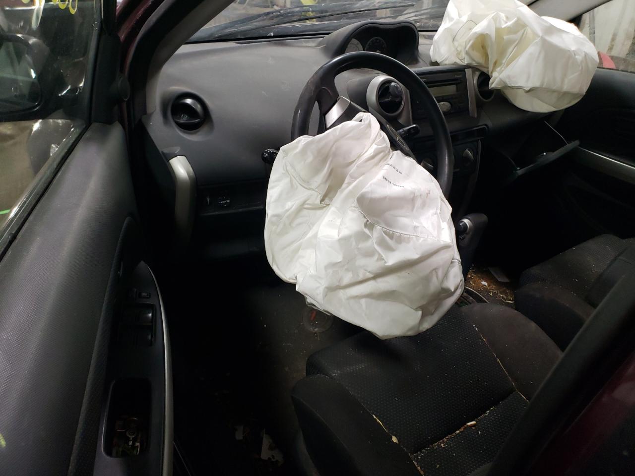 2005 Toyota xA - Image 8