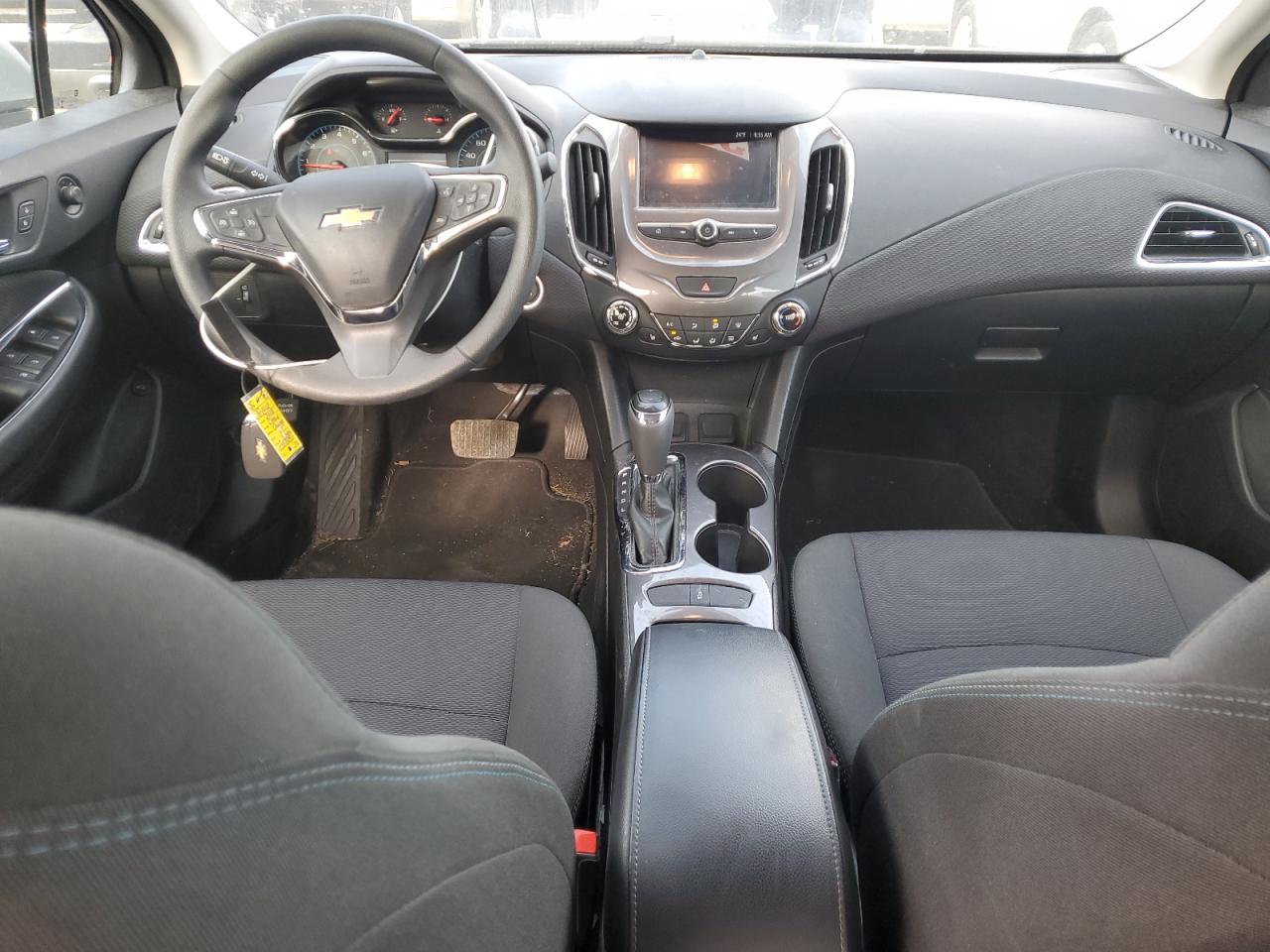 2018 Chevrolet Cruze - Image 8