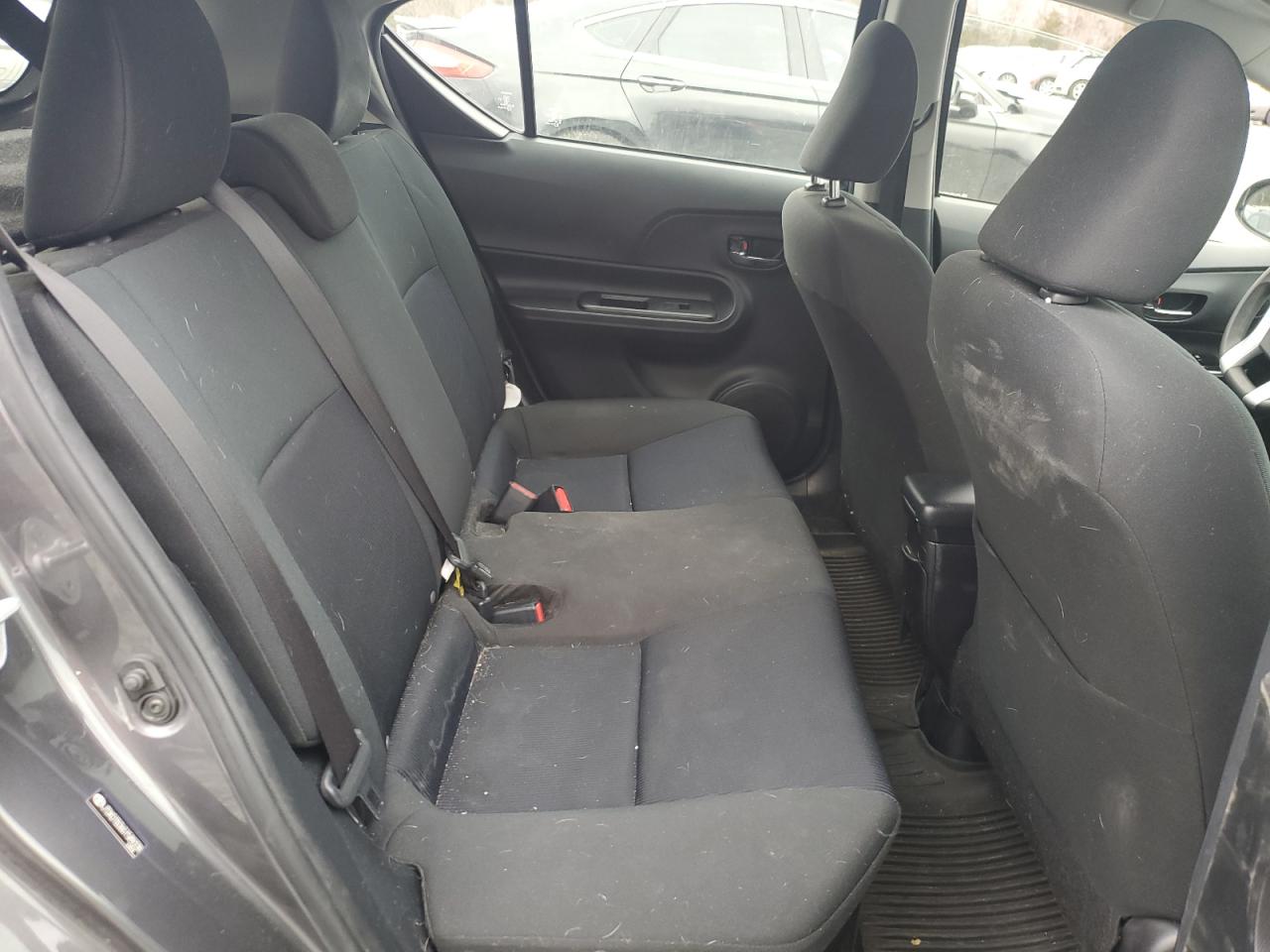 2016 Toyota Prius - Image 10