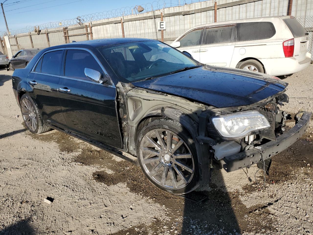 2016 Chrysler 300 - Image 4