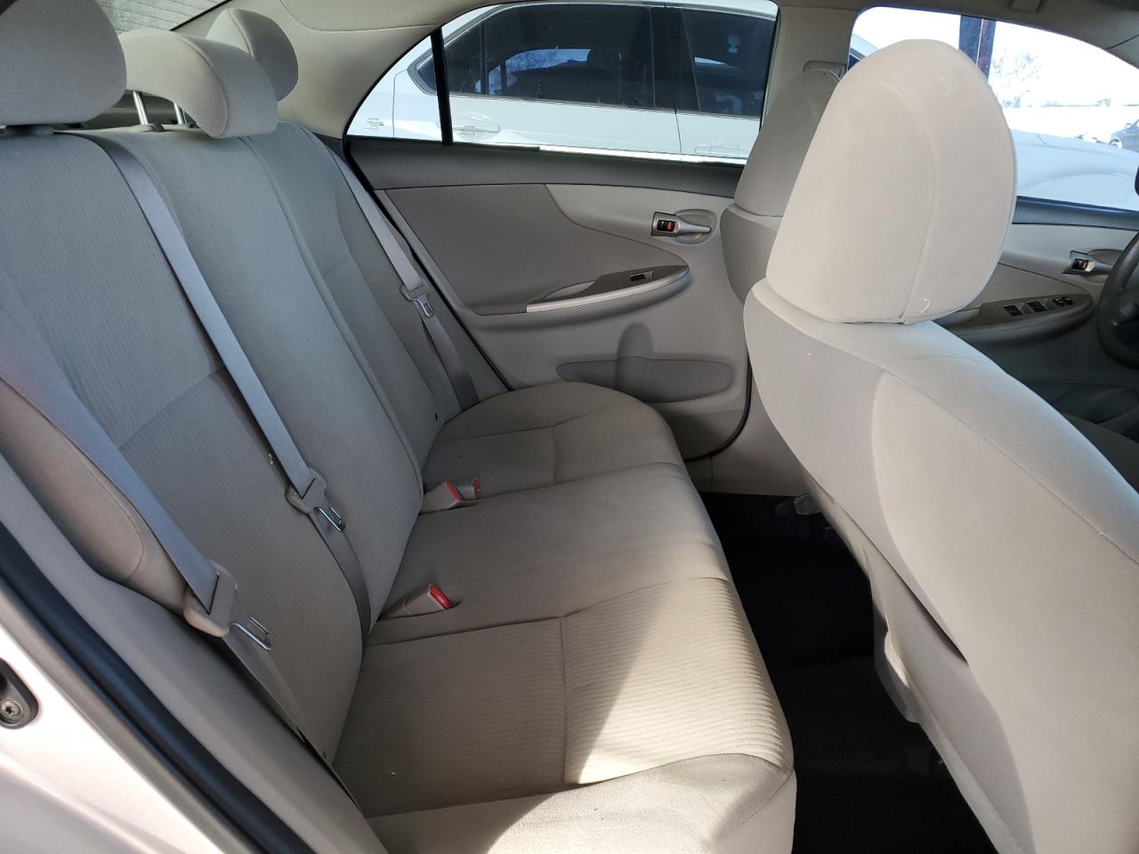 2010 Toyota Corolla - Image 10