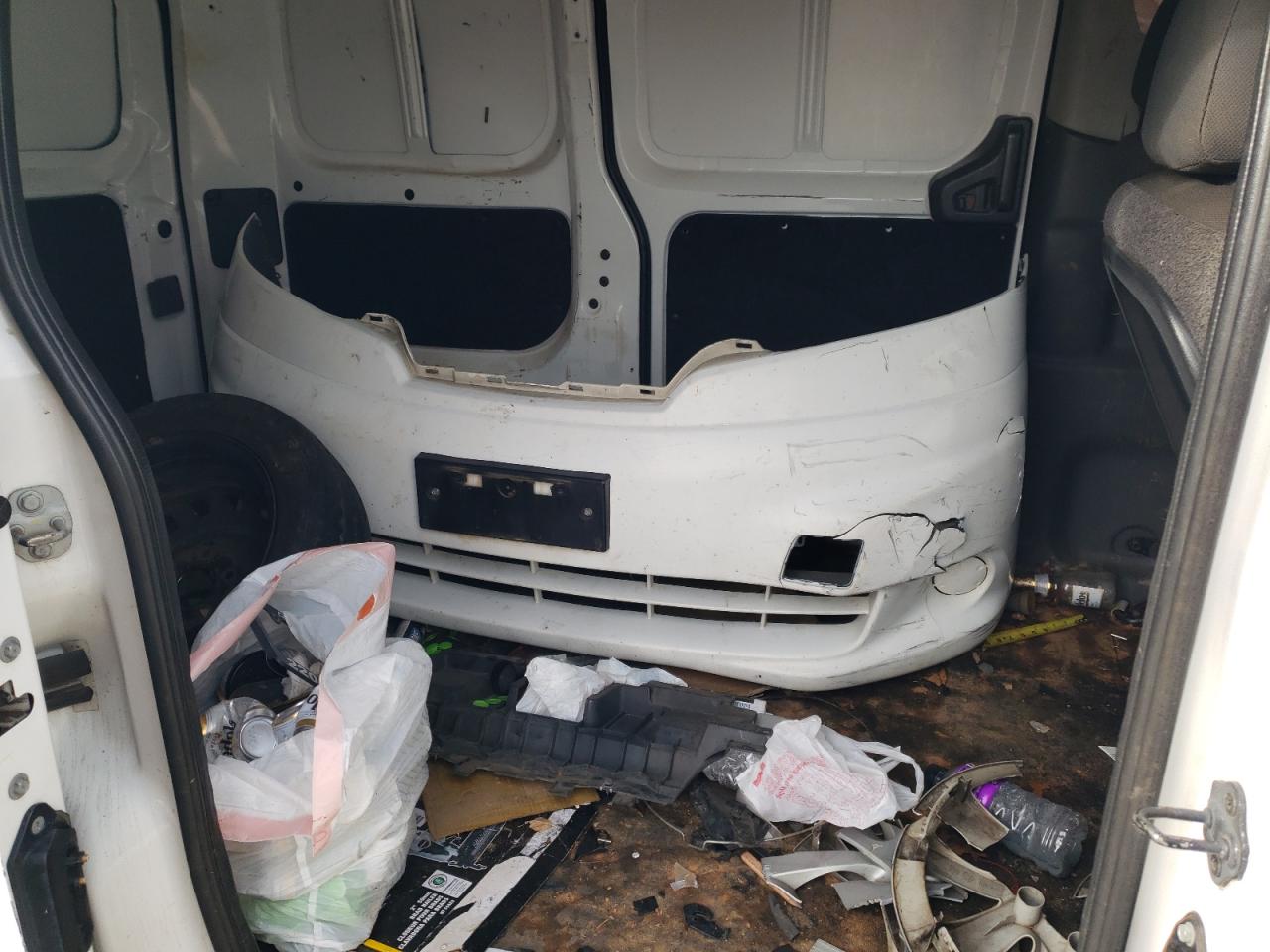 2018 Nissan NV - Image 11