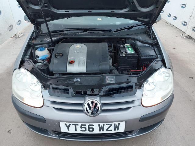 2006 VOLKSWAGEN GOLF FSI S