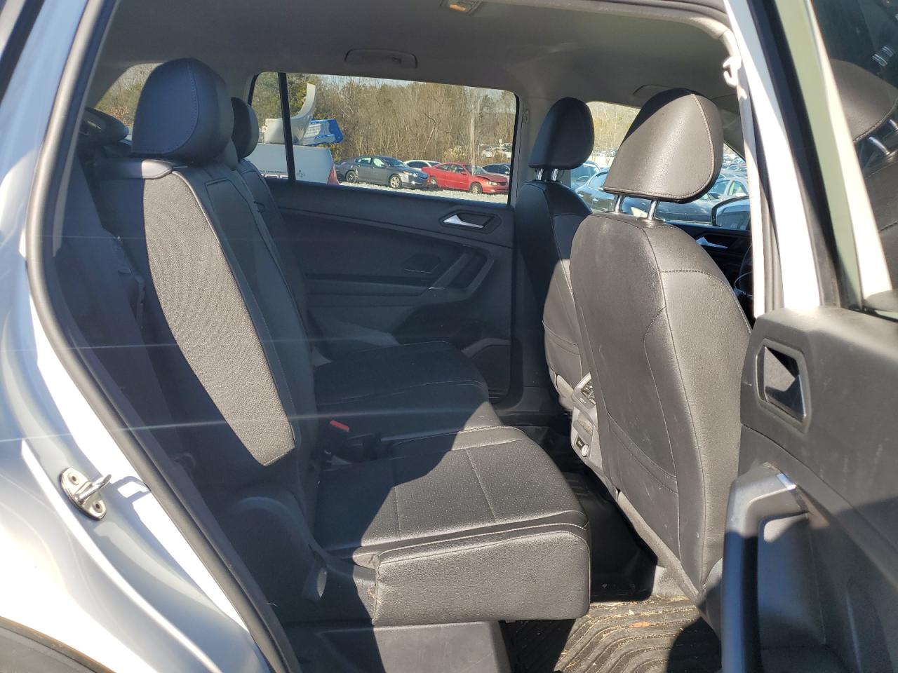 2020 Volkswagen Tiguan - Image 11